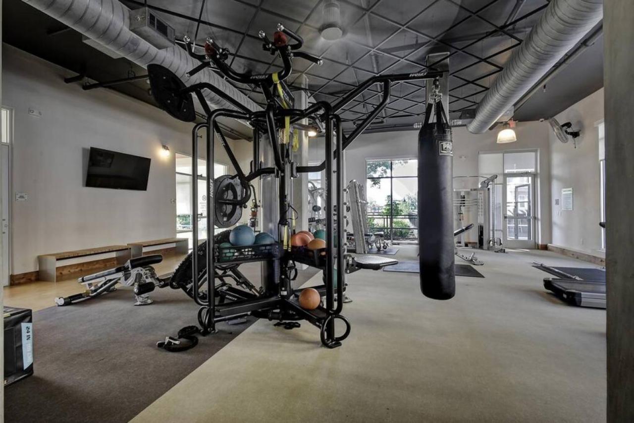 Vibrant Downtown Studio Wifi Pool Gym San Antonio Bagian luar foto